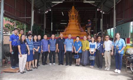 วันที่ 25 กันยายน 2568 เวลา 09.00 น. นาย โกมุท ทีฆธนานนท์ นายกเทศมนตรีนครสกลนคร ร่วมลงพื้นที่ตรวจเยี่ยม สถานที่จัดทำ ปราสาทผึ้งประยุกต์ และปราสาทผึ้งโบราณในงาน ประเพณีแห่ปราสาทผึ้งและแข่งขันเรือยาว “ชิงถ้วยพระราชทานฯ”  จังหวัดสกลนคร ประจำปี 2568