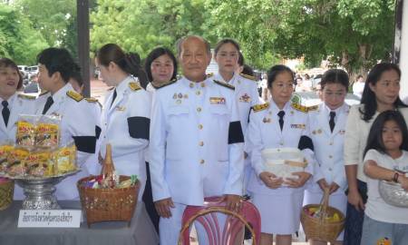 วันที่ 30 พฤษภาคม 2569 เวลา 06.00 น. นายโกมุท ทีฆธนานนท์ นายกเทศมนตรีนครสกลนคร มอบหมายให้ นายนิวัตร อภัยจิตต์ รองนายกเทศมนตรีนครสกลนคร เข้าร่วมพิธีสวดพระพุทธมนต์และทำบุญตักบาตรถวายพระราชกุศล เนื่องในวัน “วันที่ระลึกพระบาทสมเด็จพระปกเกล้าเจ้าอยู่หัว ประจำป