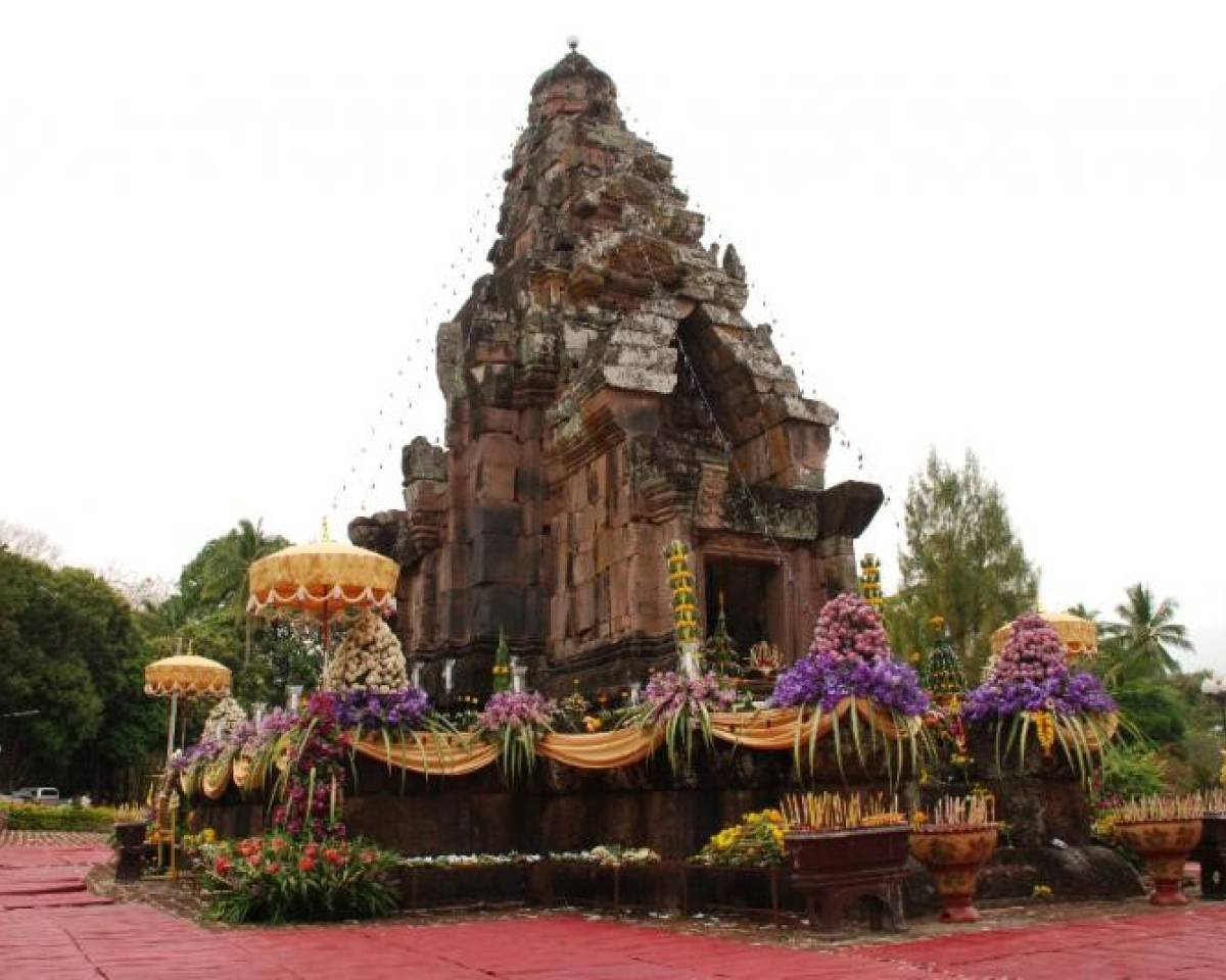 วัดพระธาตุนารายณ์เจงเวง